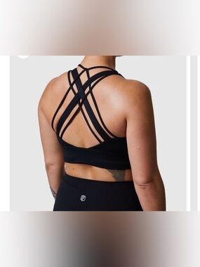 Born primitive Ignite Sportsbra in medium